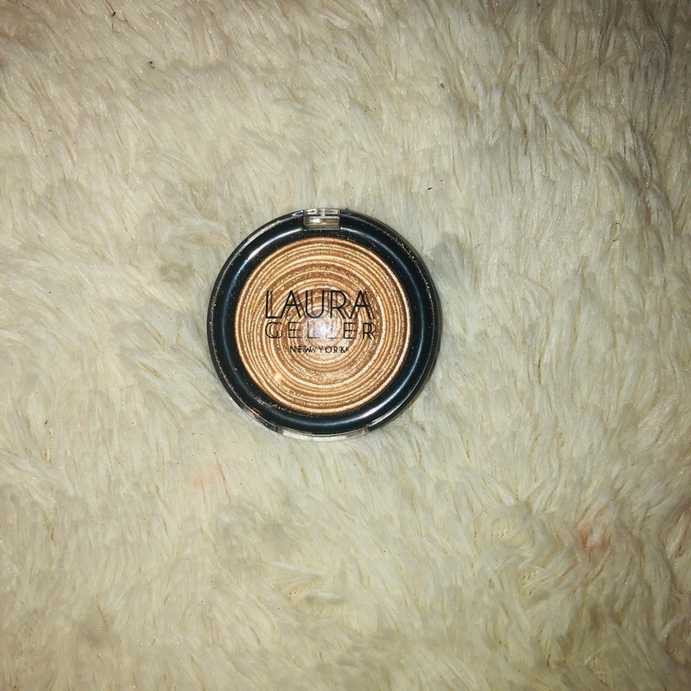 Laura Geller glided honey highlighter